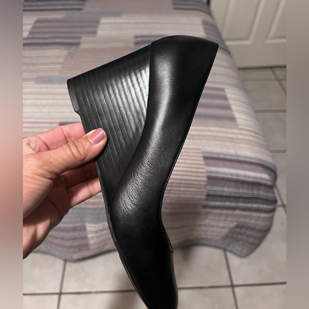 Black Pump - image 6